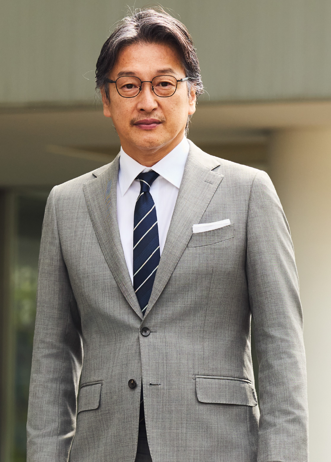 30˚anniversario ネクタイ を身に着けたモデル 加藤 章太郎
